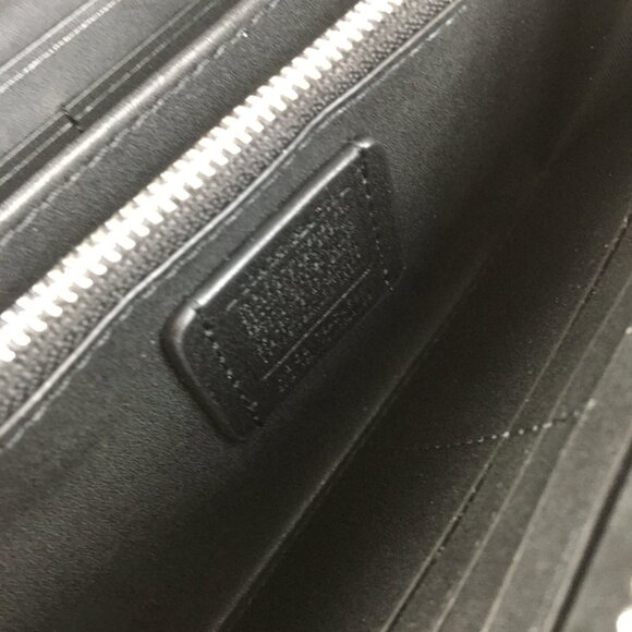 Coach x Peanuts Snoopy Wristlet Wallet - Picture 8 of 8